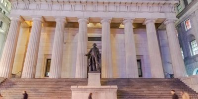 Federal Hall In New York City Long Exposure Blurre U9JZD9G